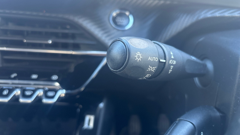 Peugeot 2008 1.2 PureTech 130 Allure Premium 5dr Petrol Estate